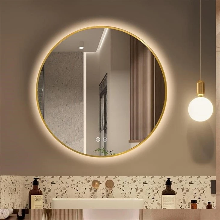 Grand miroir de salle de bain moderne